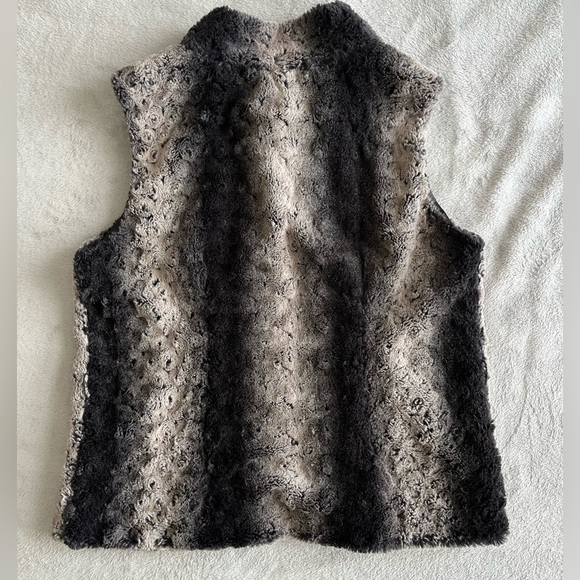 ADRIENNE VITTADINI Women's FAUX FUR Vest size M - Picture 2 of 9